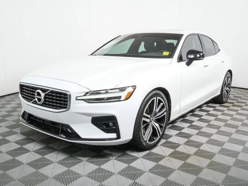 Used 2019 Volvo S60 T6 R-Design image 31