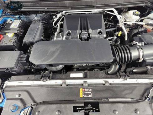 Used 2023 Chevrolet Colorado Trail Boss AWD/4WD image 33