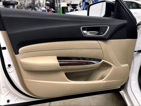 Used 2018 Acura TLX FWD image 23