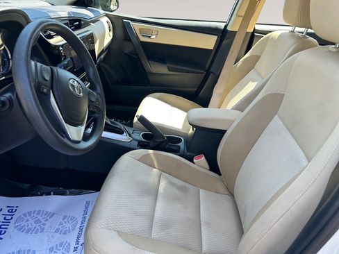Used 2017 Toyota Corolla LE w/ Carpet Mat Package (TMS) FWD image 9