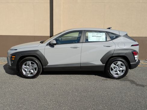 New 2026 Hyundai Kona SE image 9