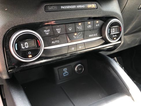 Used 2021 Ford Escape SE FWD image 28