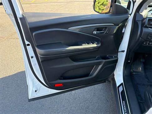 Used 2025 Honda Ridgeline RTL image 10