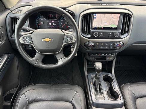 Used 2022 Chevrolet Colorado Z71 AWD/4WD image 17