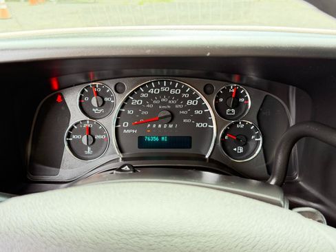 Used 2019 GMC Savana 3500 RWD image 18
