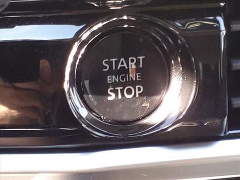 New 2025 Nissan Pathfinder SV image 13