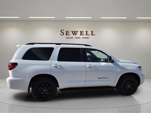 Used 2018 Toyota Sequoia SR5 image 5