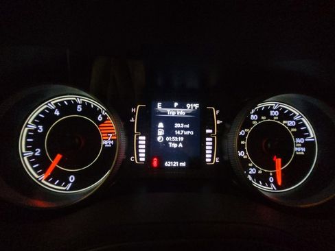 Used 2019 Jeep Cherokee Latitude w/ Popular Appearance Group FWD image 23