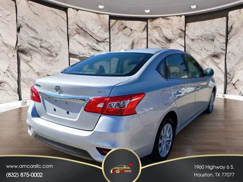 Used 2019 Nissan Sentra SV FWD image 2