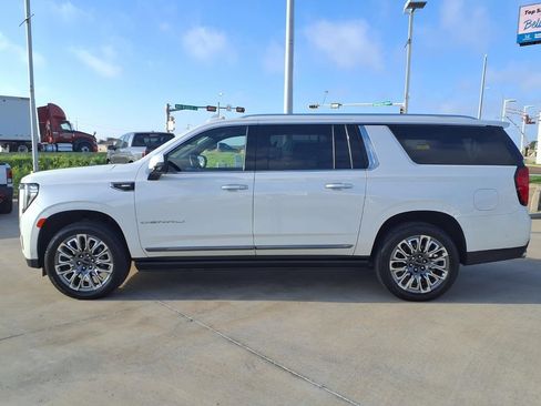Used 2024 GMC Yukon XL Denali Ultimate AWD/4WD image 4
