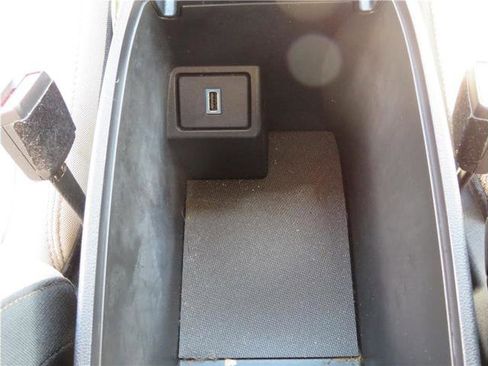 Used 2020 Ford Escape SE image 10