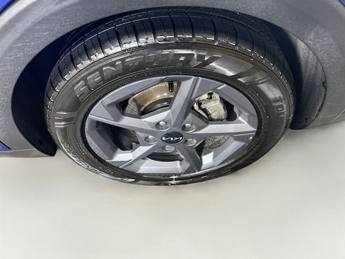 Used 2025 Kia K4 LXS image 11