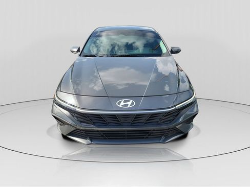 Used 2024 Hyundai Elantra SEL FWD image 2