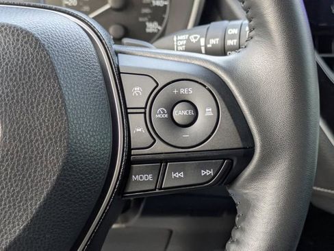 Used 2025 Toyota Corolla SE w/ SE Package image 20