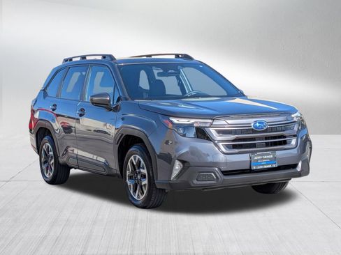 Used 2025 Subaru Forester Premium AWD/4WD image 7