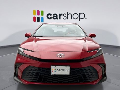 Used 2025 Toyota Camry SE w/ Convenience Package FWD image 8