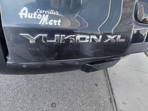 Used 2020 GMC Yukon XL Denali w/ Denali Premium Package image 30