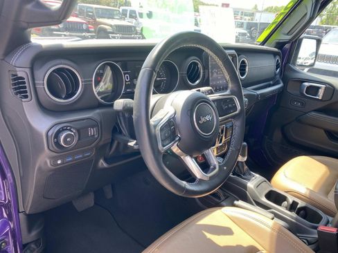 Used 2023 Jeep Wrangler Unlimited Rubicon 4xe w/ Cold Weather Group AWD/4WD image 26