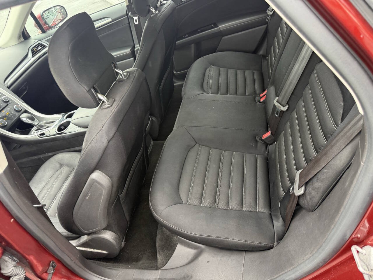 Used 2014 Ford Fusion SE FWD image 21