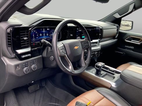 Used 2023 Chevrolet Silverado 1500 High Country w/ Technology Package AWD/4WD image 17