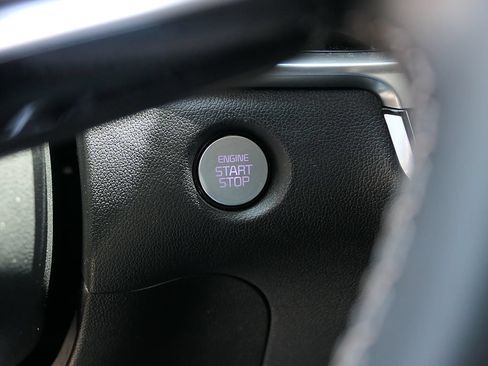 Used 2025 Kia Sorento S FWD image 16