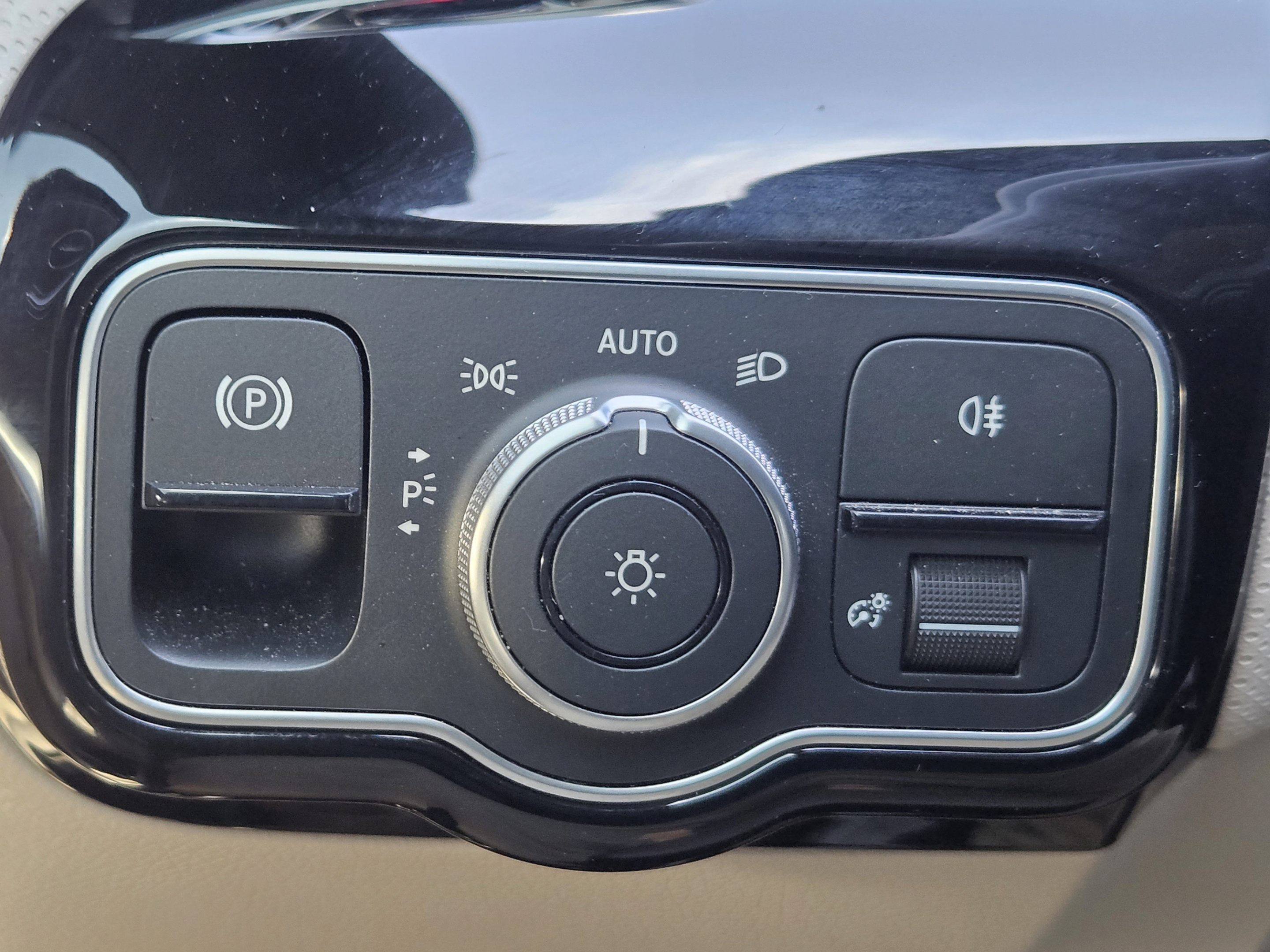 Used 2023 Mercedes-Benz CLA 250 image 13