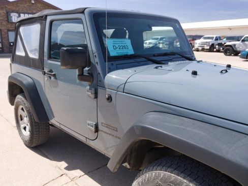 Used 2015 Jeep Wrangler Sport AWD/4WD image 10