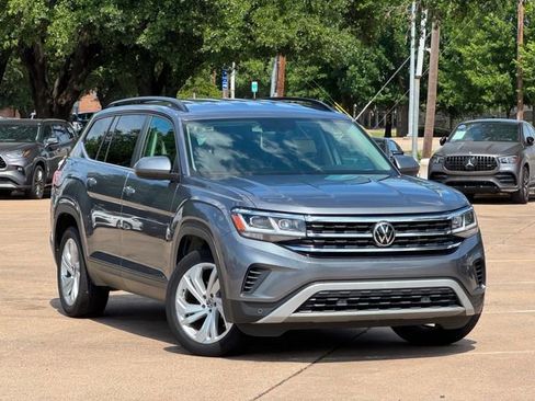 Used 2021 Volkswagen Atlas SE FWD image 2