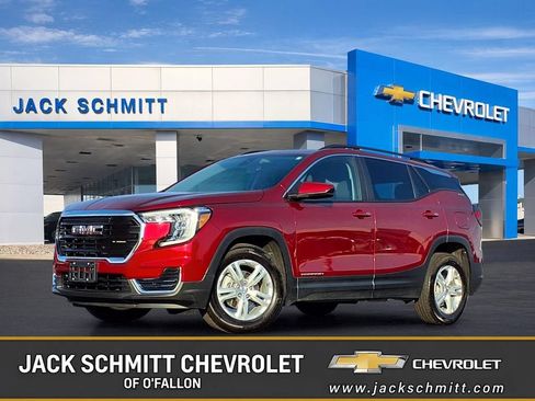 Used 2024 GMC Terrain SLE w/ Driver Convenience Package FWD image 1