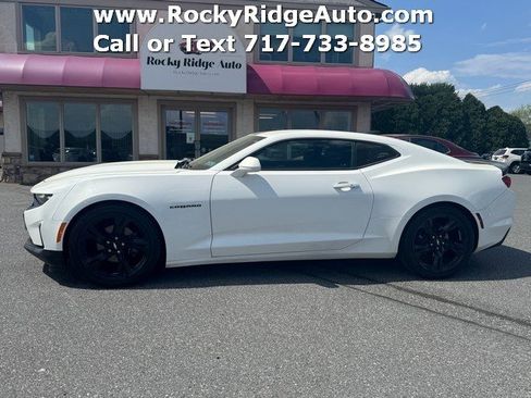 Used 2019 Chevrolet Camaro LT RWD image 4