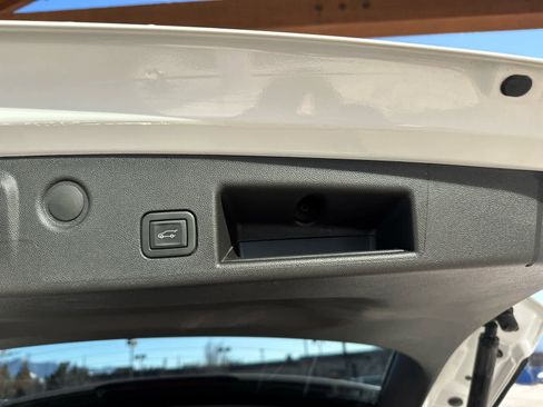 Certified 2024 Chevrolet Equinox LT image 40