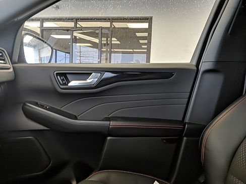 Used 2025 Ford Escape ST-Line w/ Cold Weather Package image 23