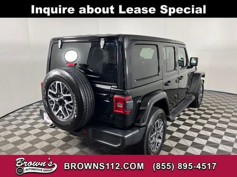 Used 2026 Jeep Wrangler Sahara image 7