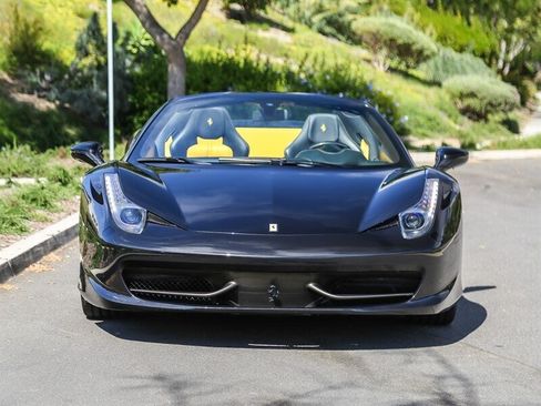 Used 2013 Ferrari 458 Spider RWD image 4