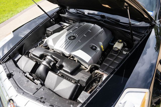 Used 2006 Cadillac XLR RWD image 30