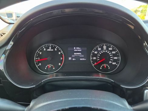 Used 2023 Kia Seltos EX image 30