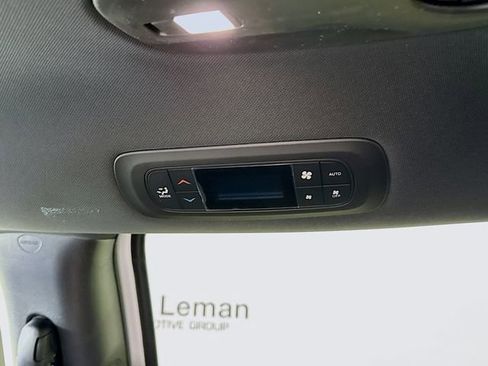 New 2026 Chrysler Pacifica Select image 23