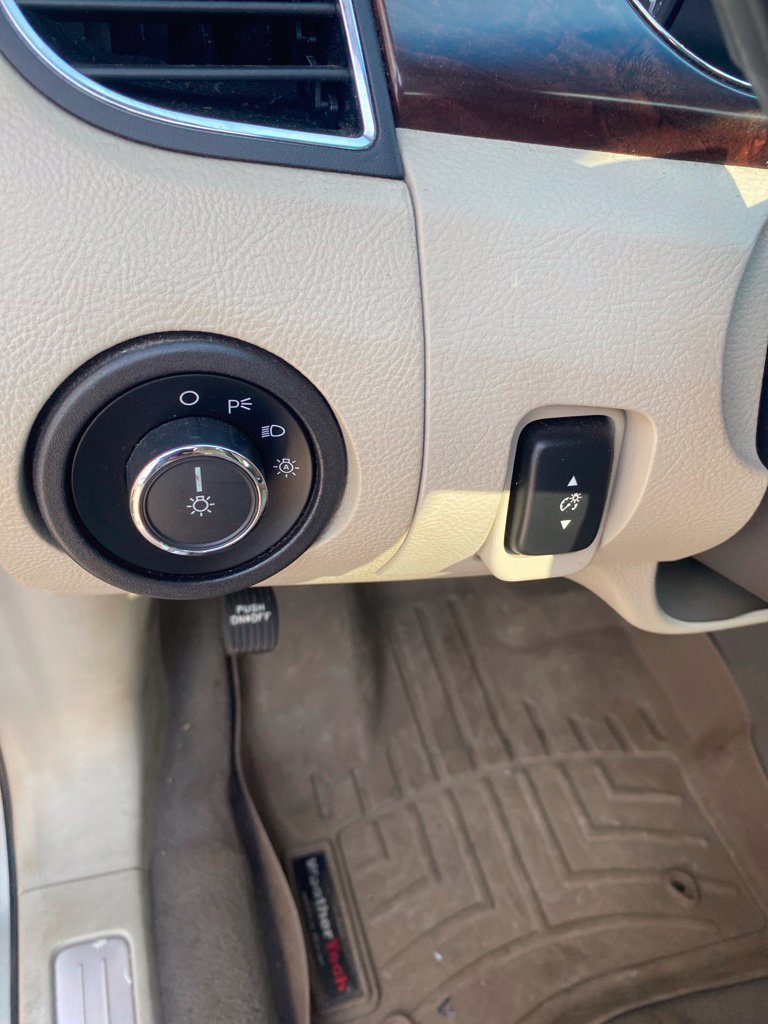 Used 2010 Ford Taurus Limited FWD image 15