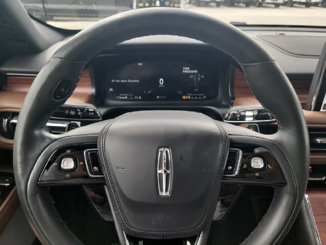 Used 2023 Lincoln Aviator Reserve w/ Equipment Group 201A RWD image 32