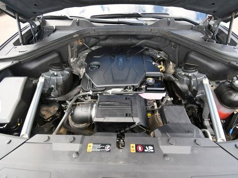 Used 2025 Genesis GV80 2.5T Standard AWD/4WD image 11