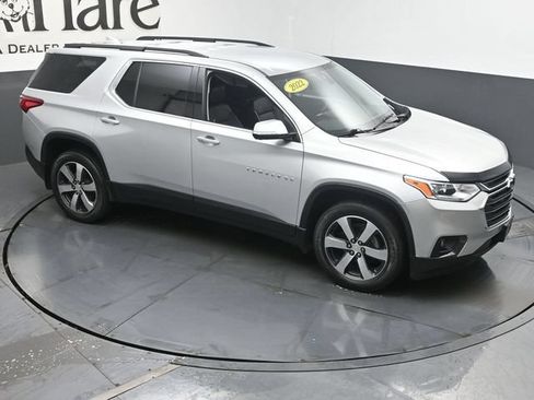 Used 2020 Chevrolet Traverse LT w/ LT Premium Package FWD image 40