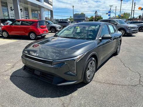 Used 2025 Kia K4 FWD image 11