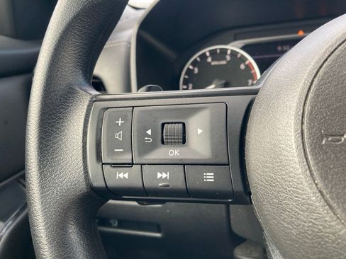 Used 2024 Nissan Rogue S FWD image 14