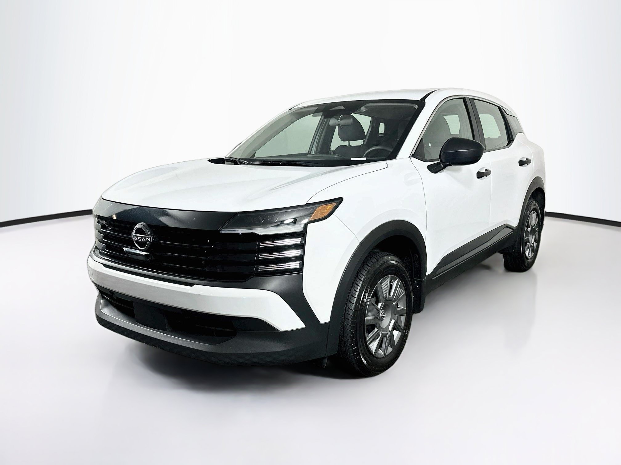 Used 2025 Nissan Kicks S FWD image 3