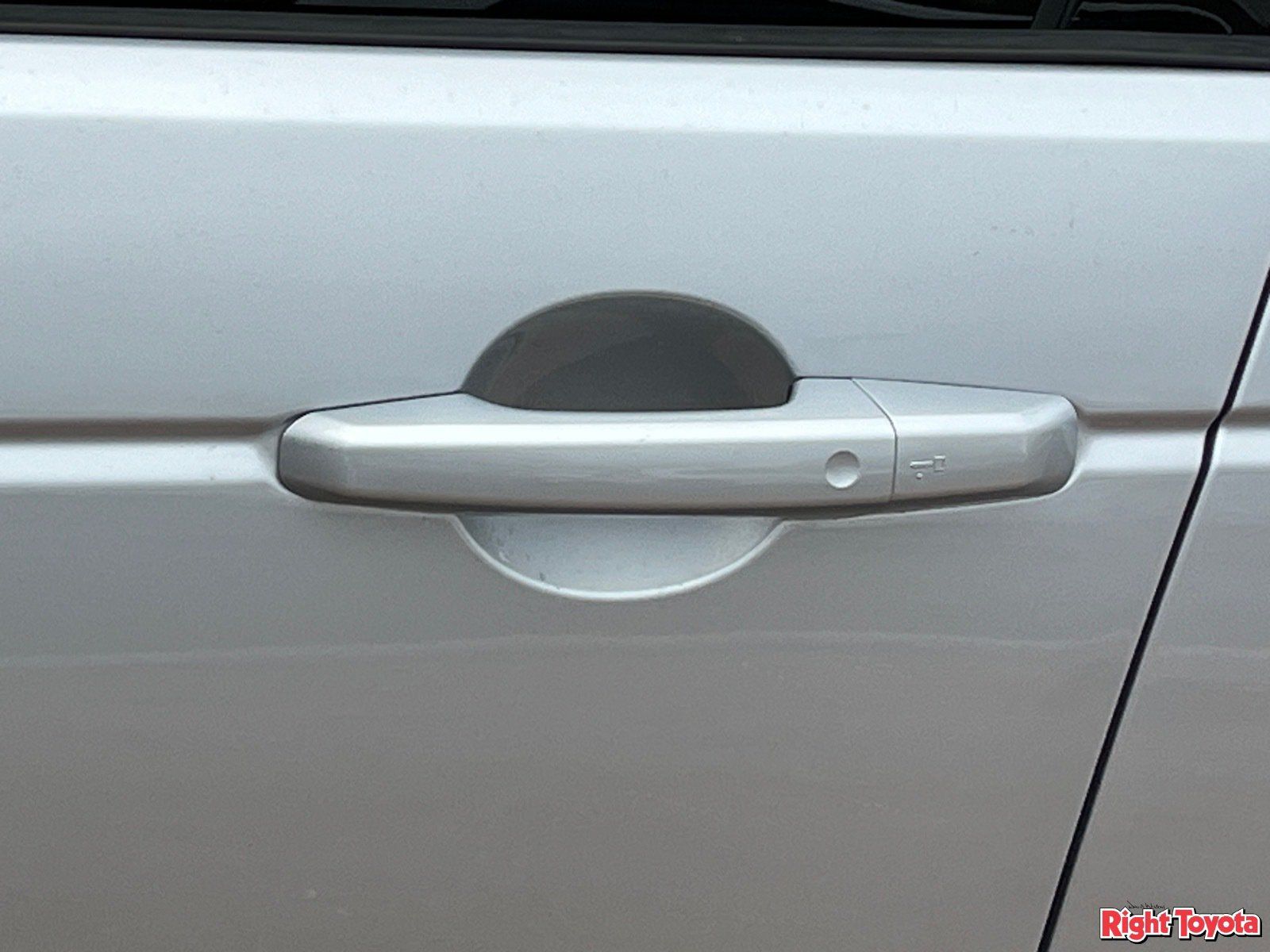 Used 2024 Land Rover Discovery Sport Dynamic SE AWD/4WD image 10