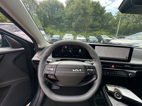 New 2025 Kia EV6 Light w/ Light LR Technology Package image 28