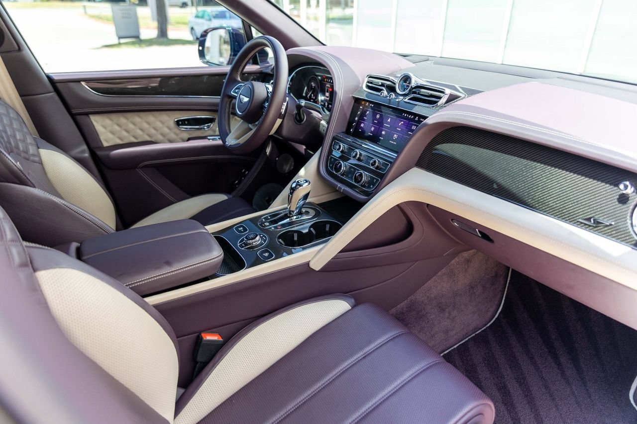 Certified 2023 Bentley Bentayga AWD/4WD image 2