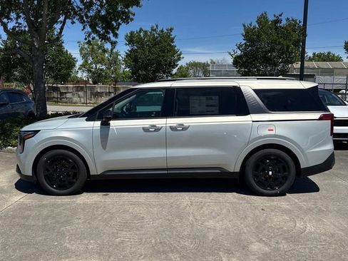 New 2026 Kia Carnival SX w/ SX Dark Edition Package FWD image 7