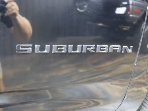 Used 2026 Chevrolet Suburban RST RWD image 9