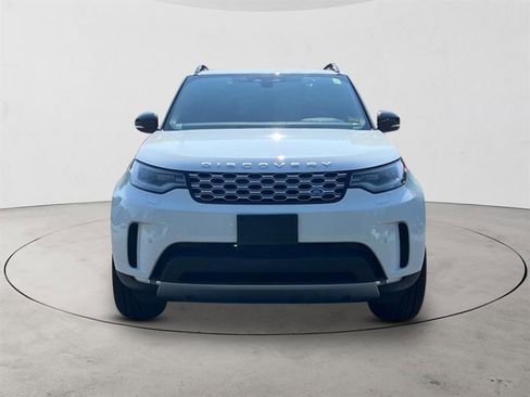 New 2025 Land Rover Discovery S image 8
